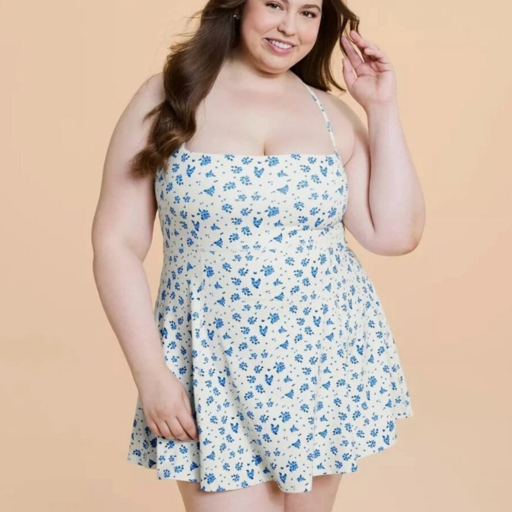 NWT Blogilates everything active dress in BLUE FLORAL